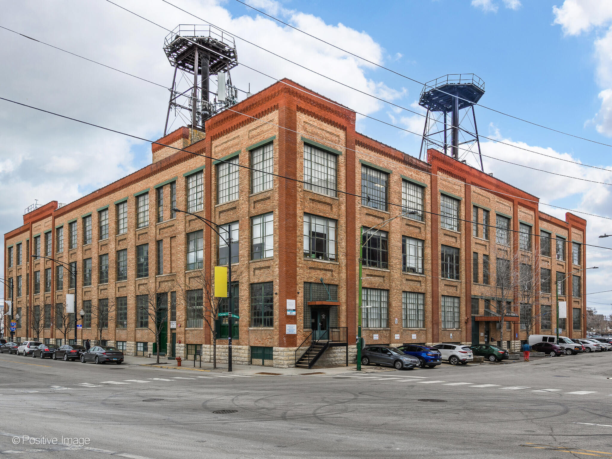 600 W Cermak Rd, Chicago, IL for Rent