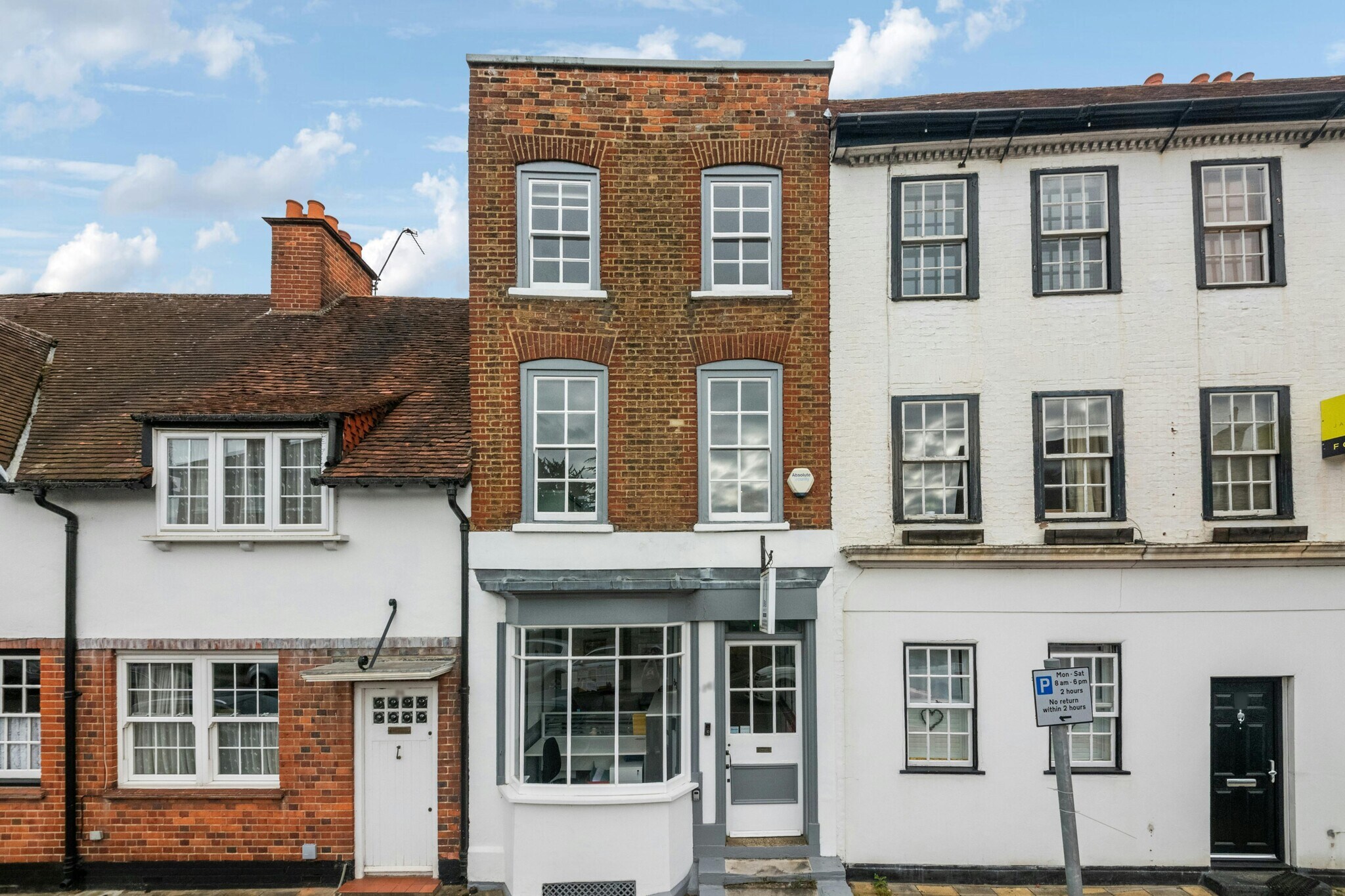 26 Windsor St, Chertsey, SRY for Rent