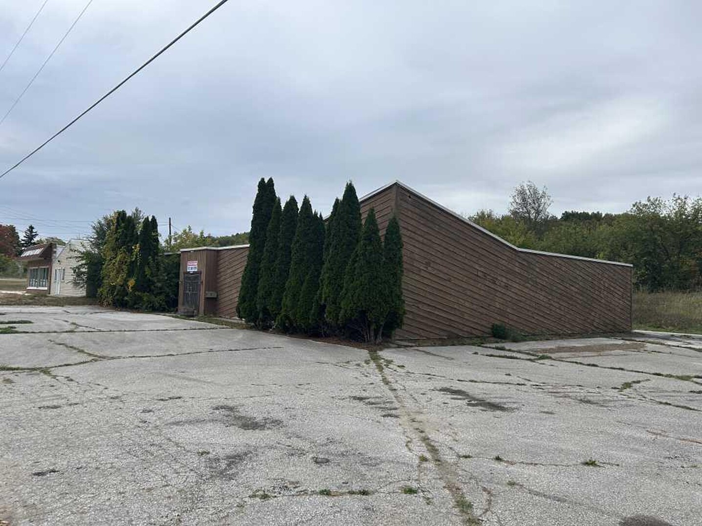 2598 Oceana Dr, Shelby, MI for Sale