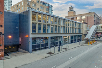 Chicago, IL Office/Residential - 225 W Superior St