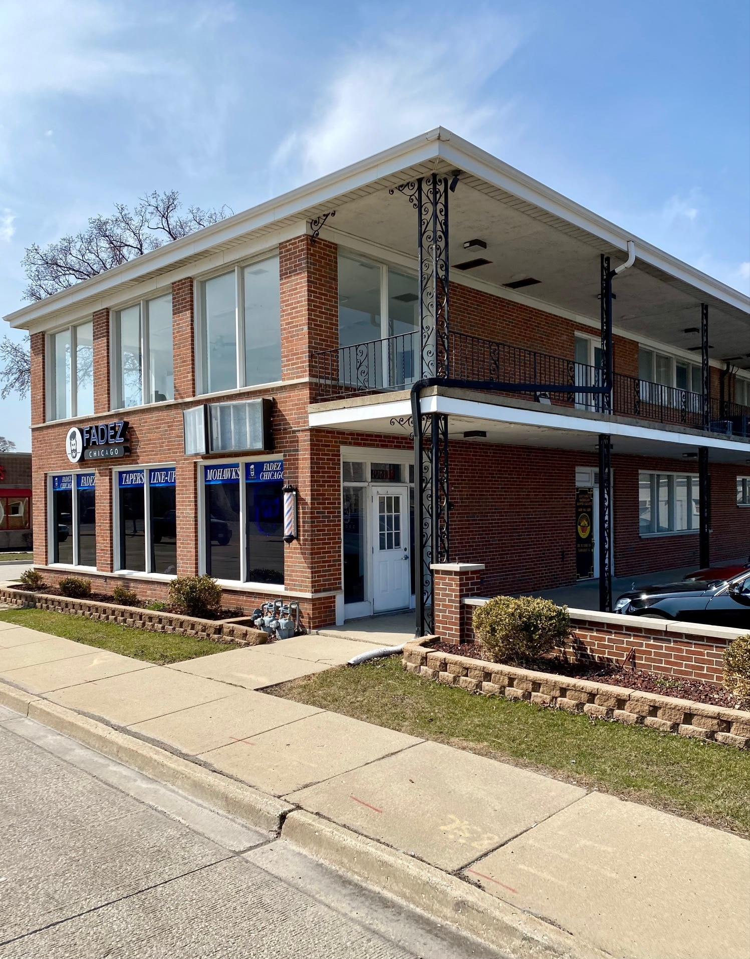 350 N York St, Elmhurst, IL for Sale