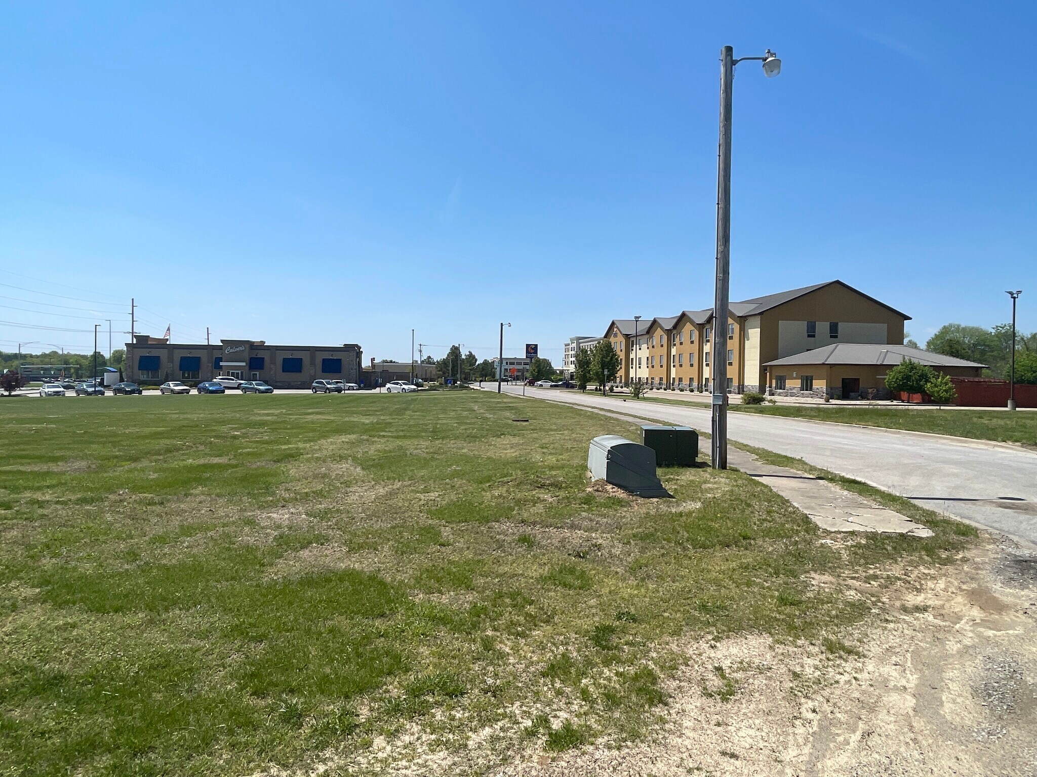 2401 Reed Station Pky, Carbondale, IL for Sale