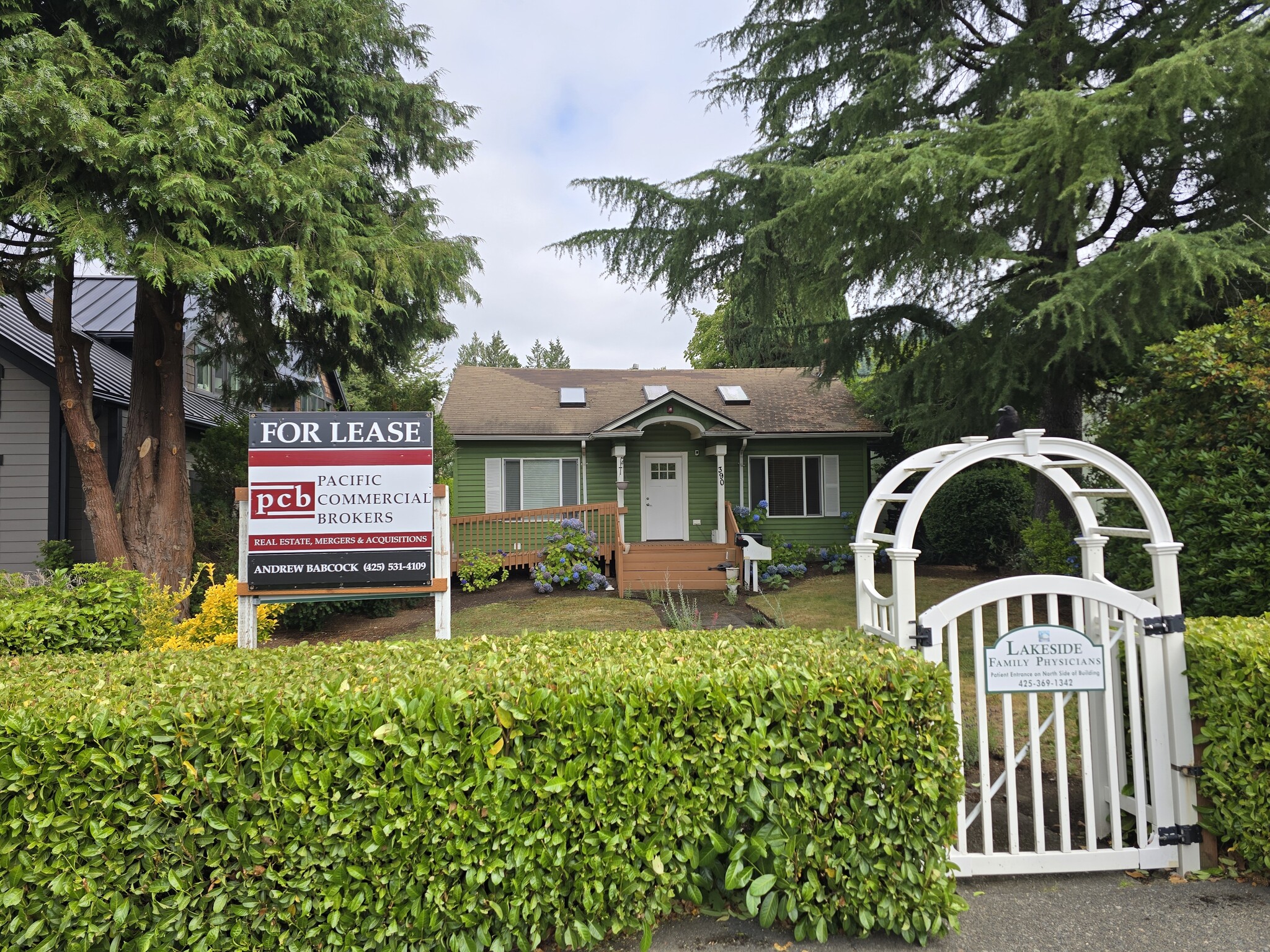 390 E Sunset Way, Issaquah, WA for Rent
