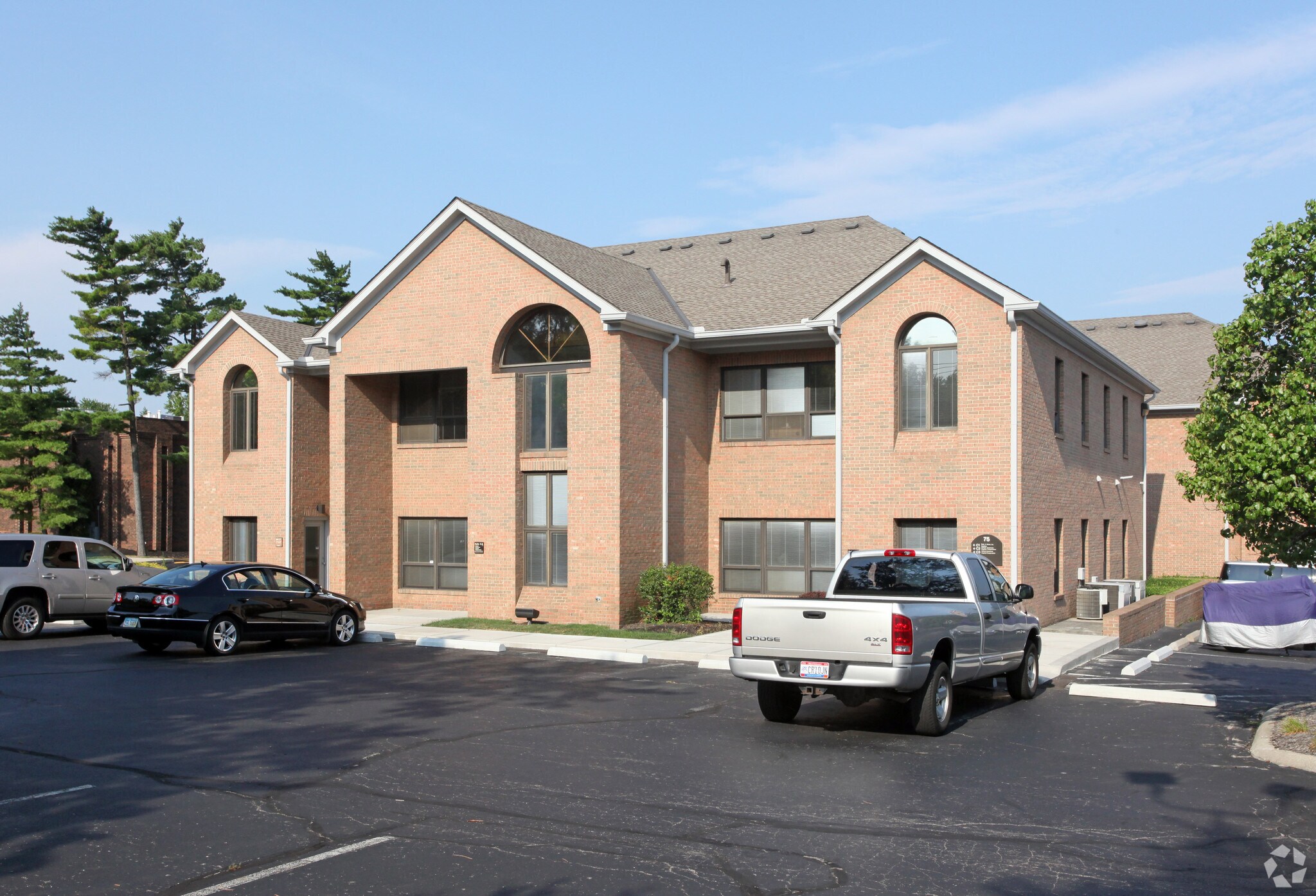 75 E Wilson Bridge Rd, Worthington, OH for Sale
