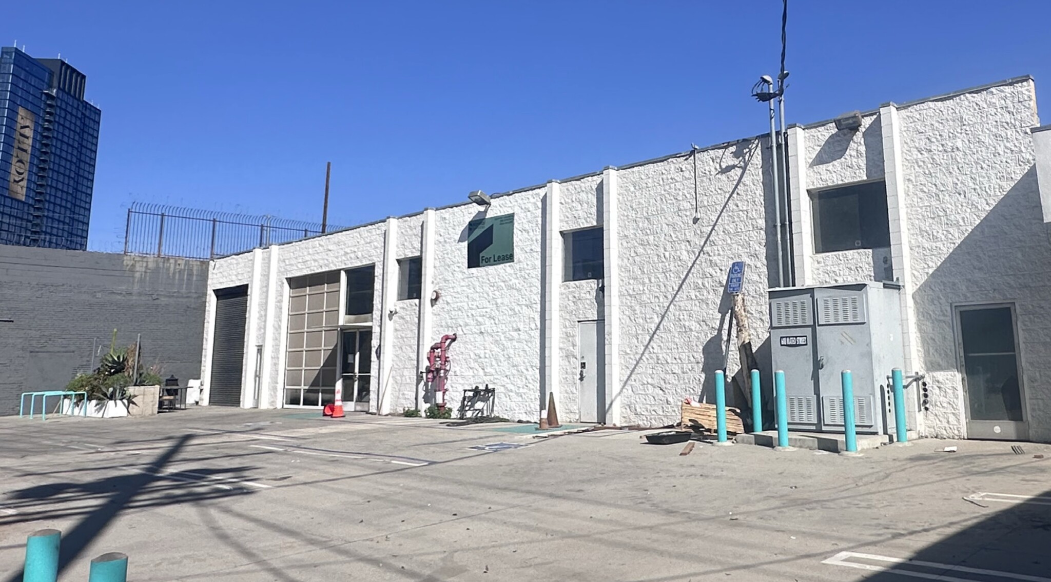 608 S Mateo St, Los Angeles, CA for Rent