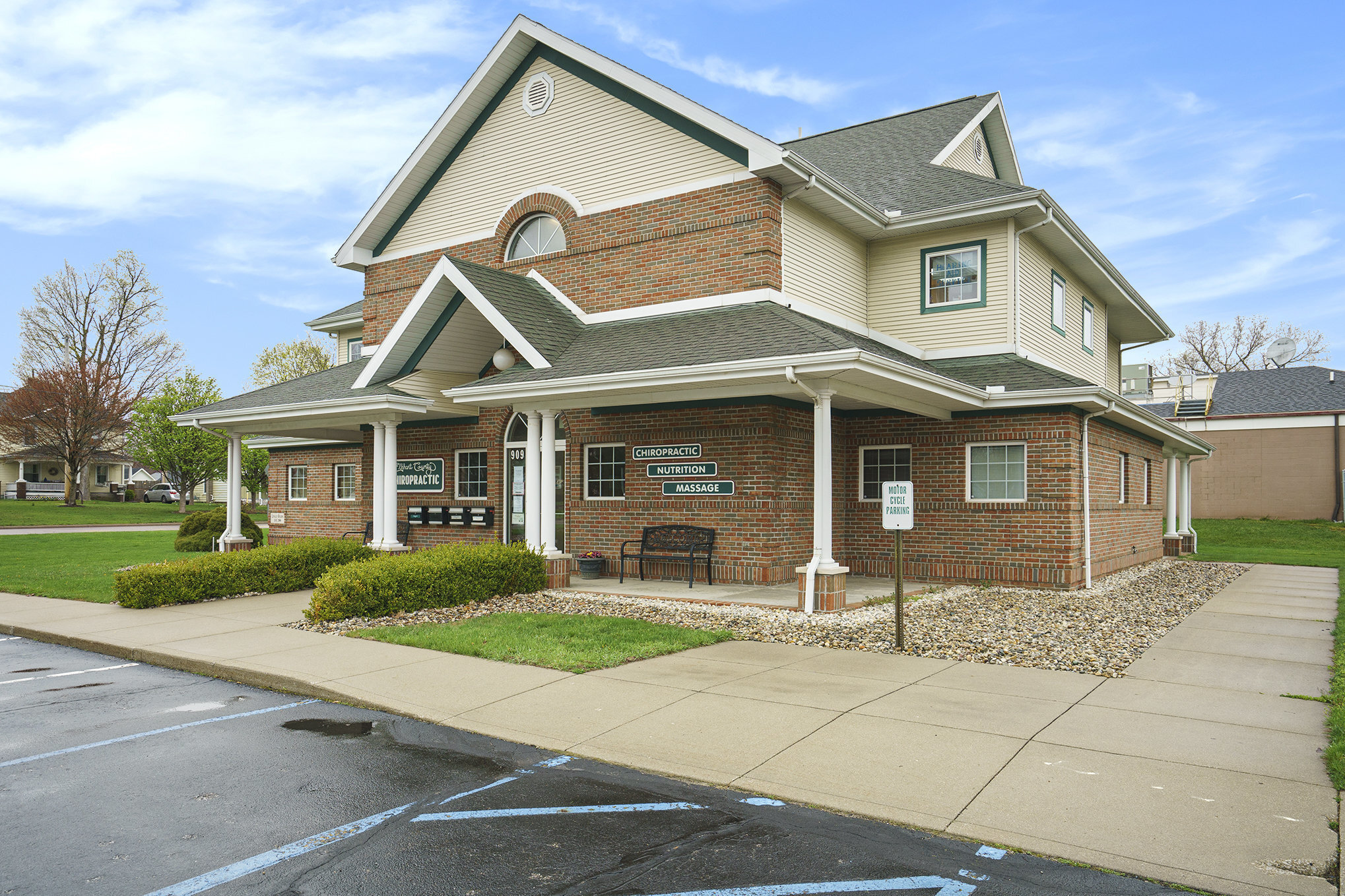 909 Linway Dr, Goshen, IN for Sale