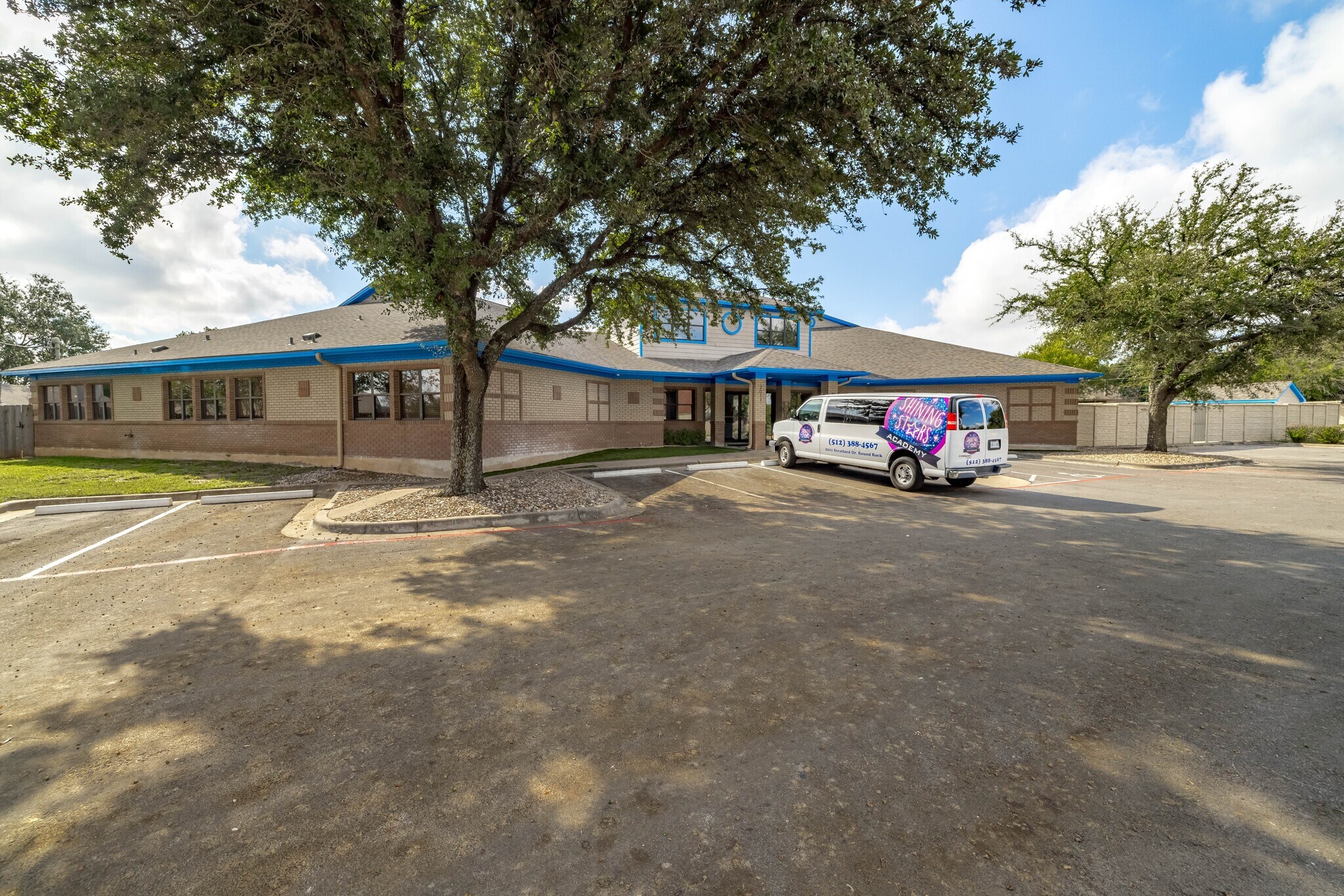 2011 Stratford Dr, Round Rock, TX for Sale