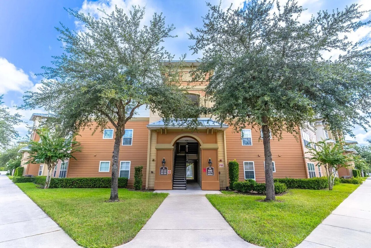 450 Fontana Cir, Oviedo, FL for Rent