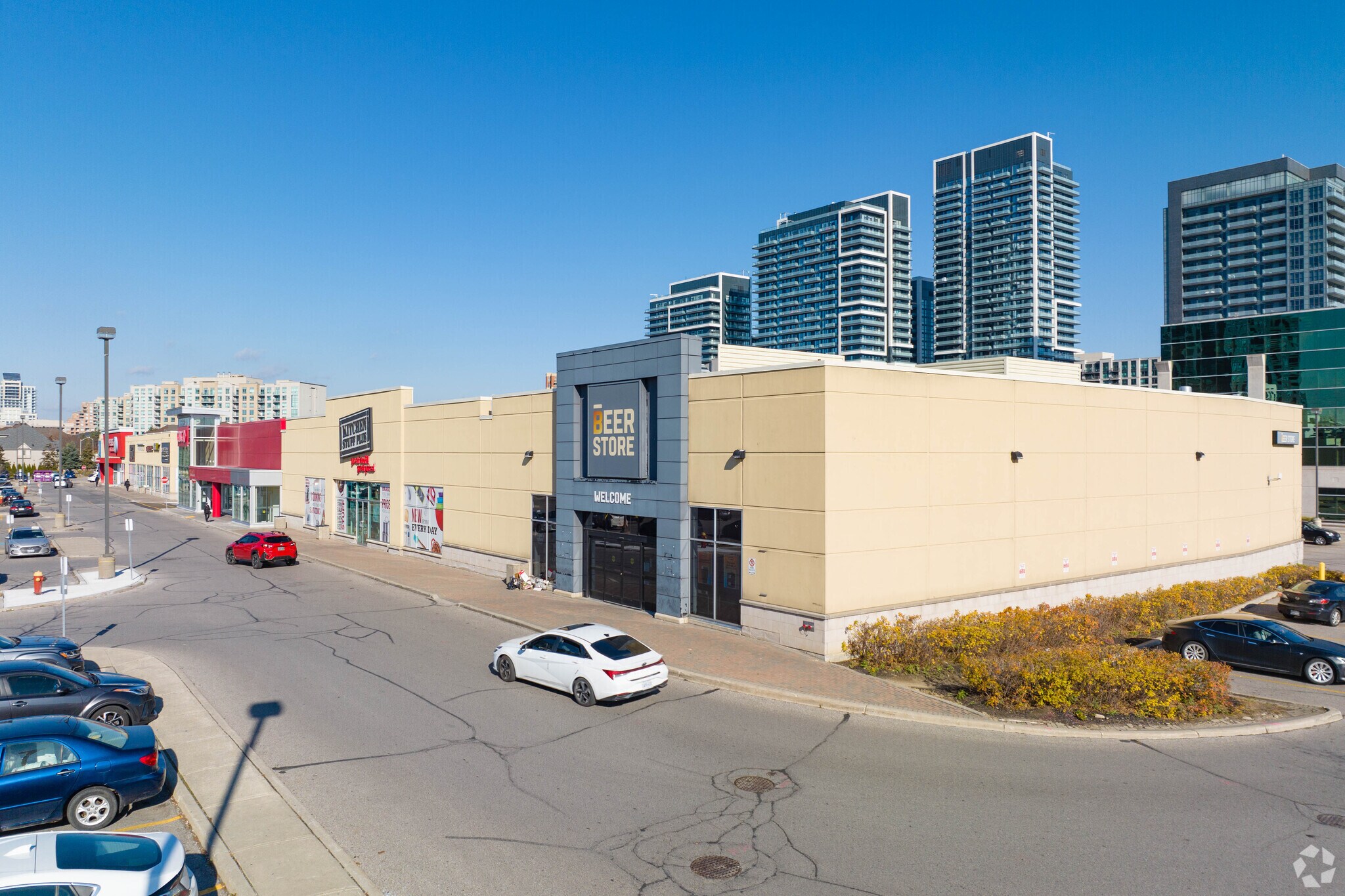 8825 Yonge St, Richmond Hill, ON for Rent