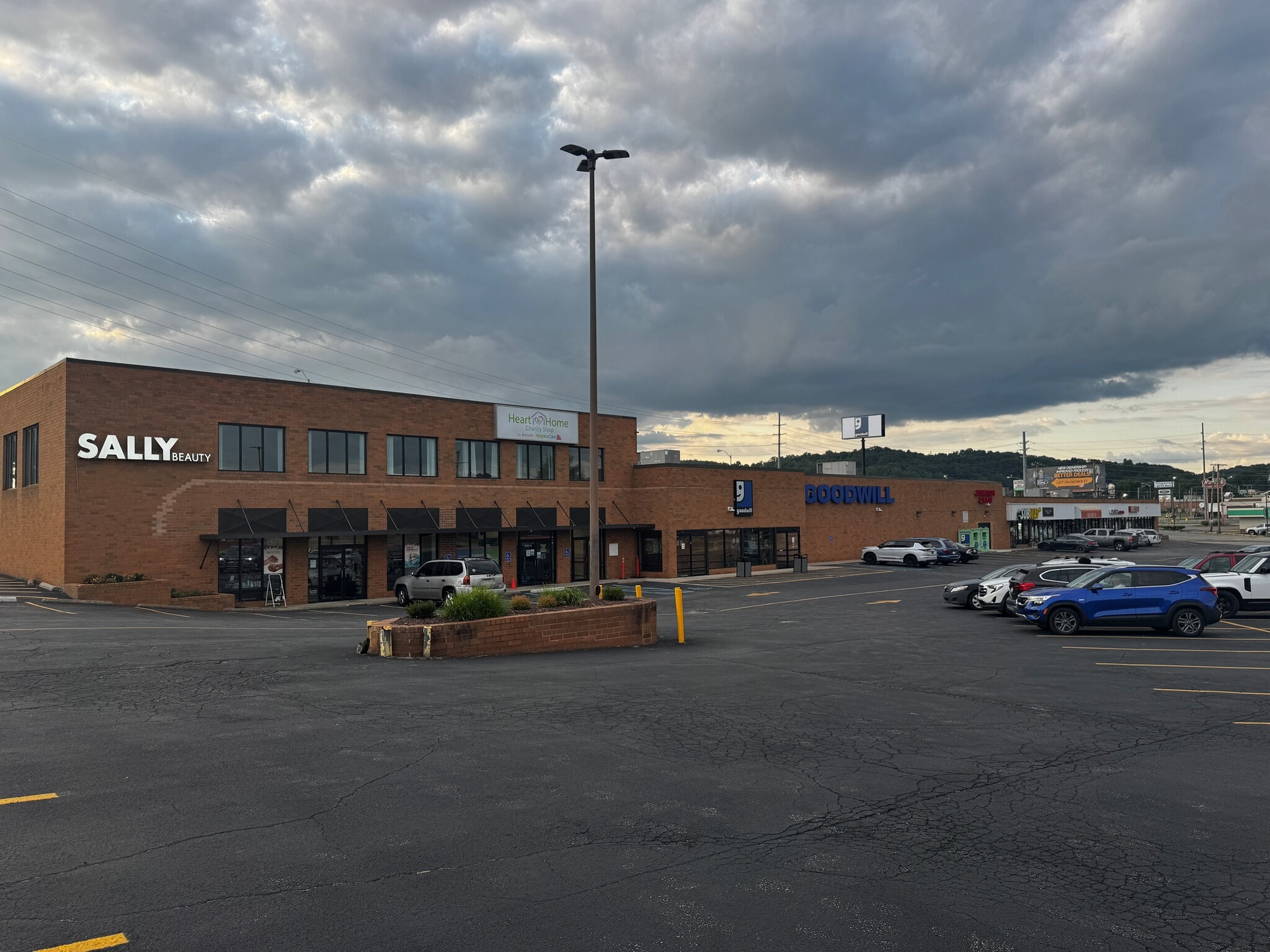 1601-1617 Kanawha Blvd W, Charleston, WV for Rent