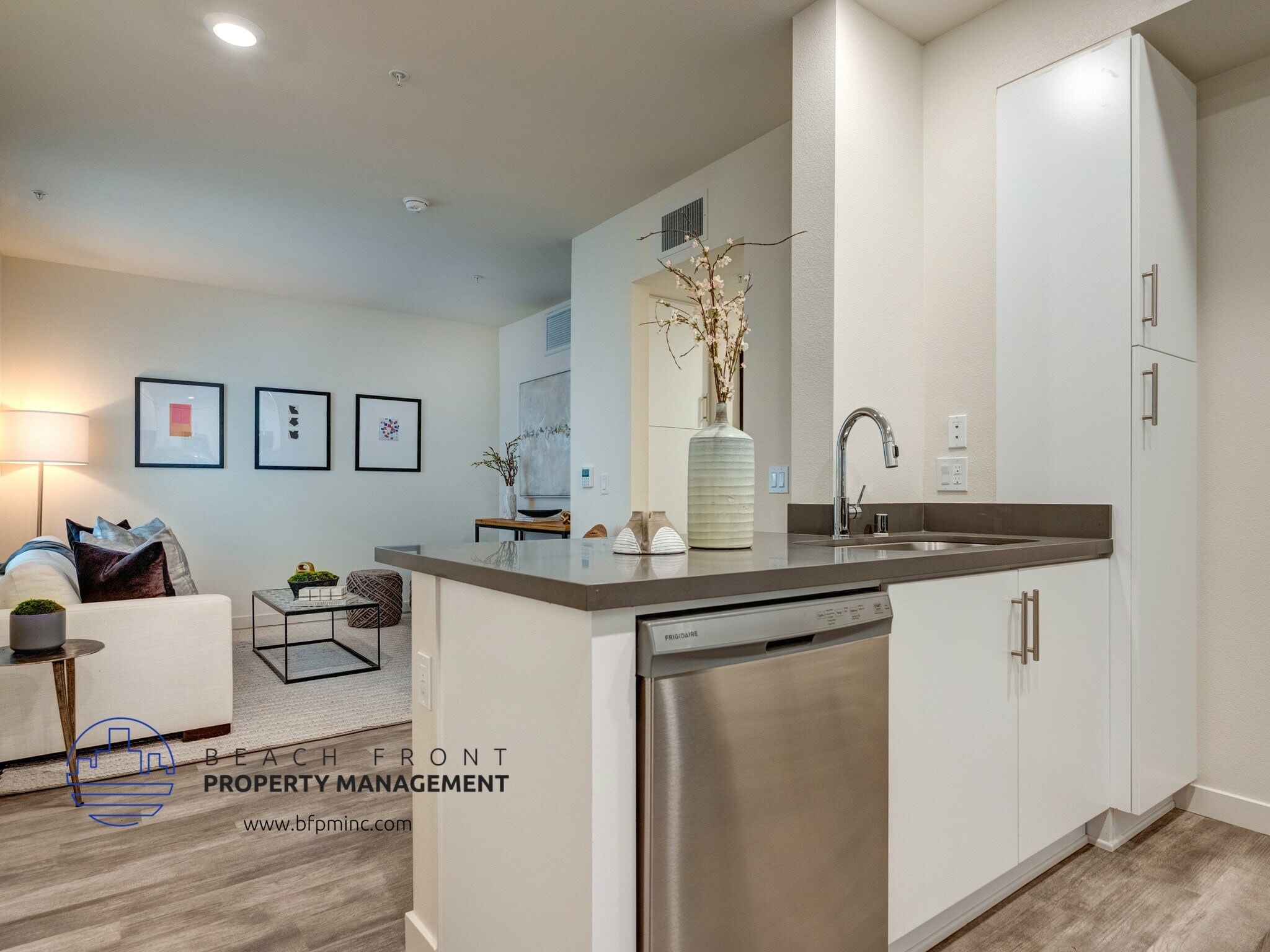 1249 W 39th Plz, Los Angeles, CA for Sale