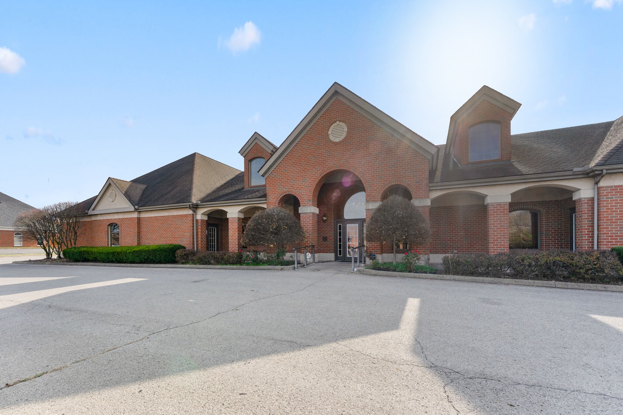 935 Trailwood Dr, Youngstown, OH for Sale