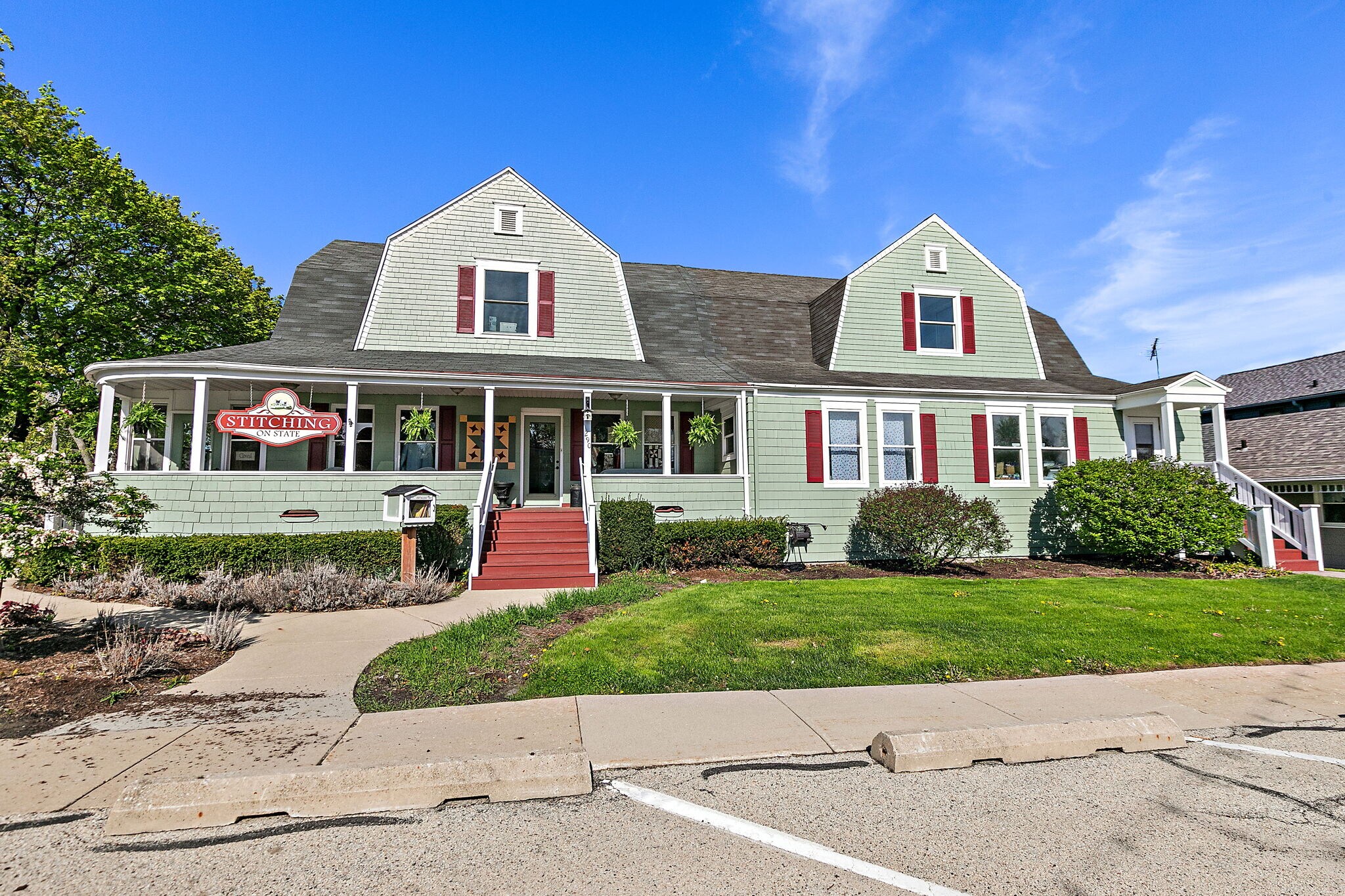 290 S State St, Hampshire, IL for Sale
