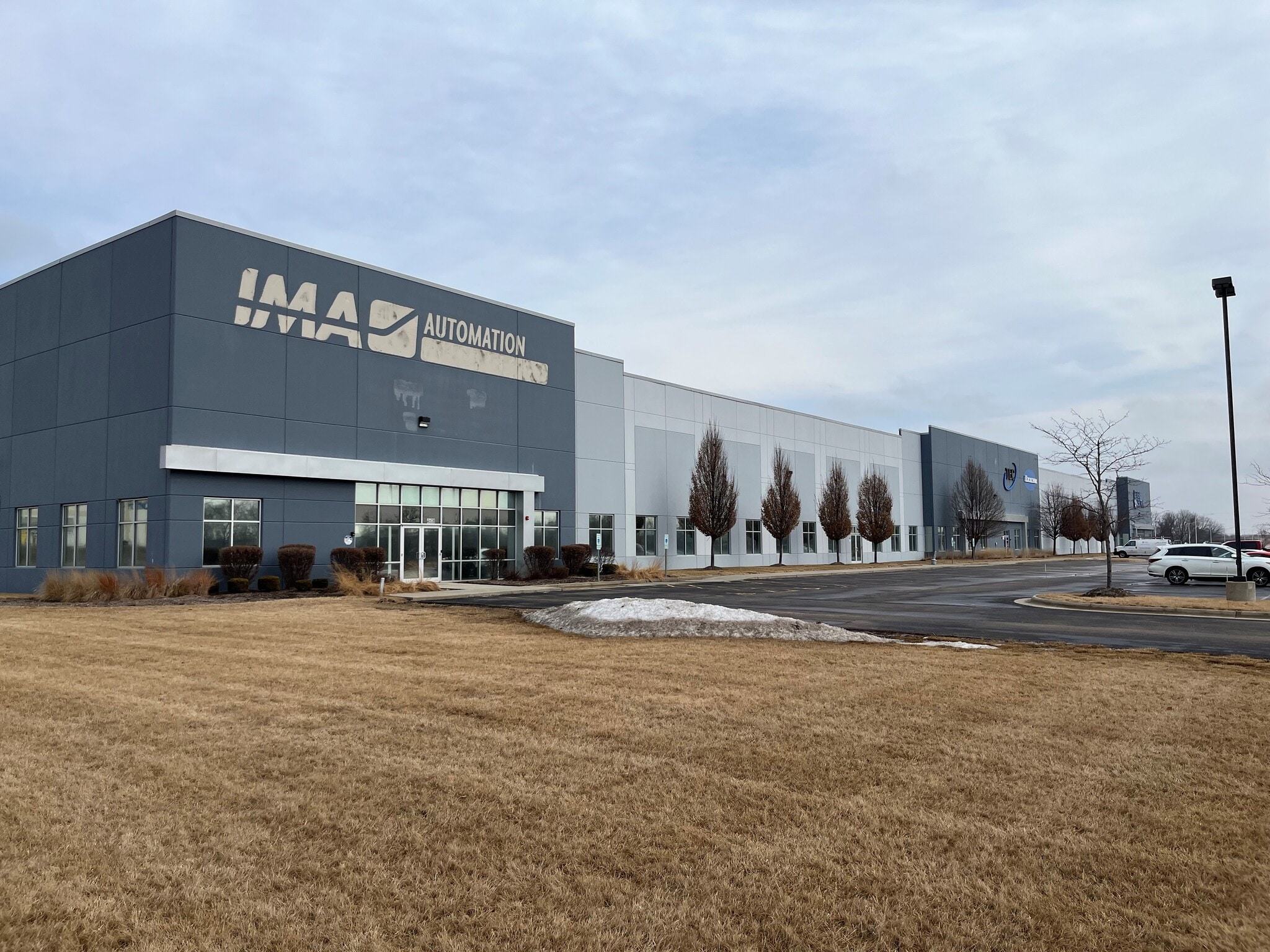4602-4608 Interstate Blvd, Loves Park, IL for Rent