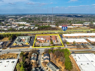 Norcross, GA Apartments - 5885 Oakbrook Pky