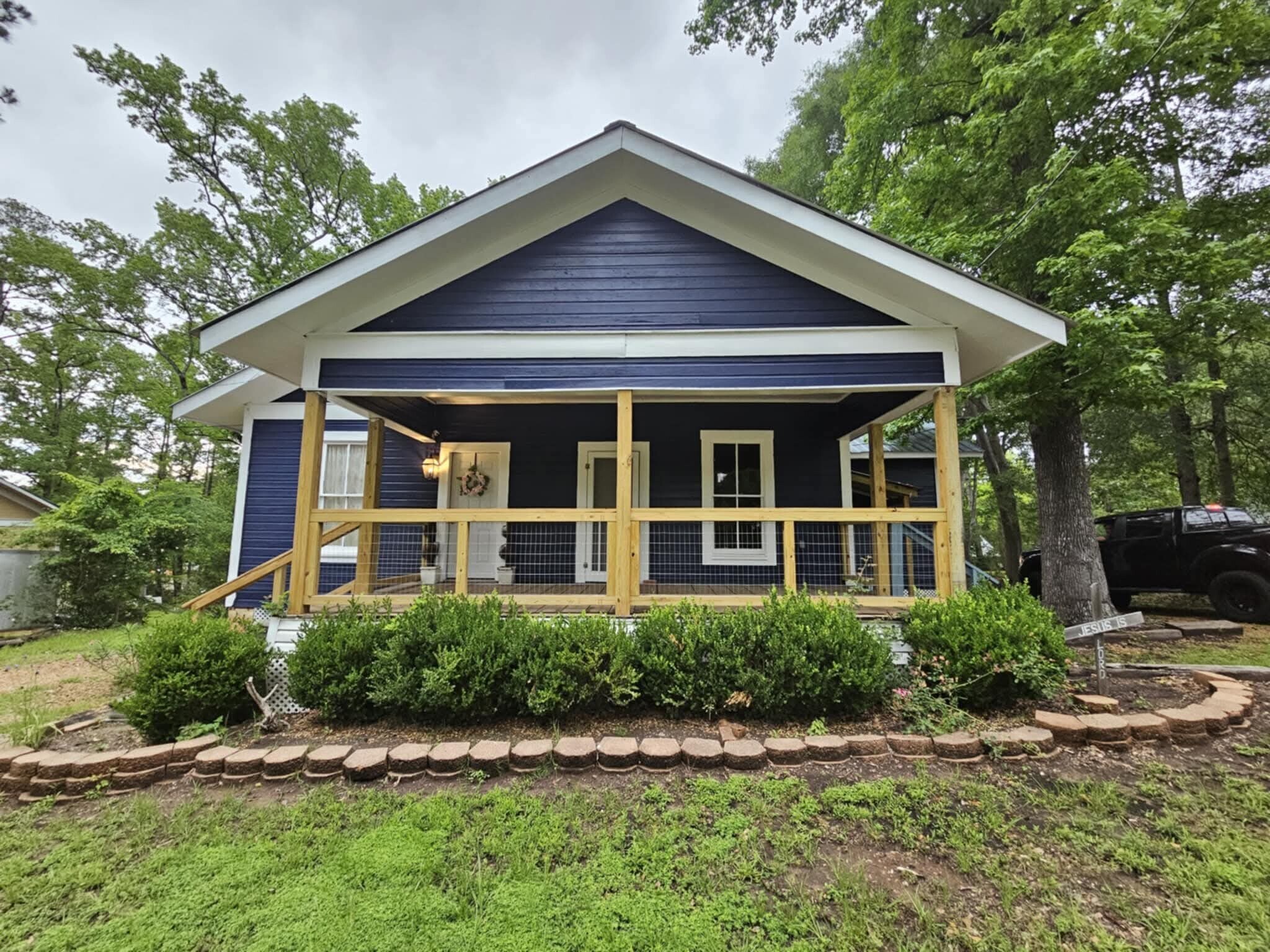 630 Worth St, Hemphill, TX for Sale