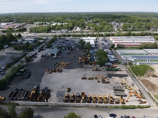 Bay Shore, NY Industrial - 195 S Denver Ave