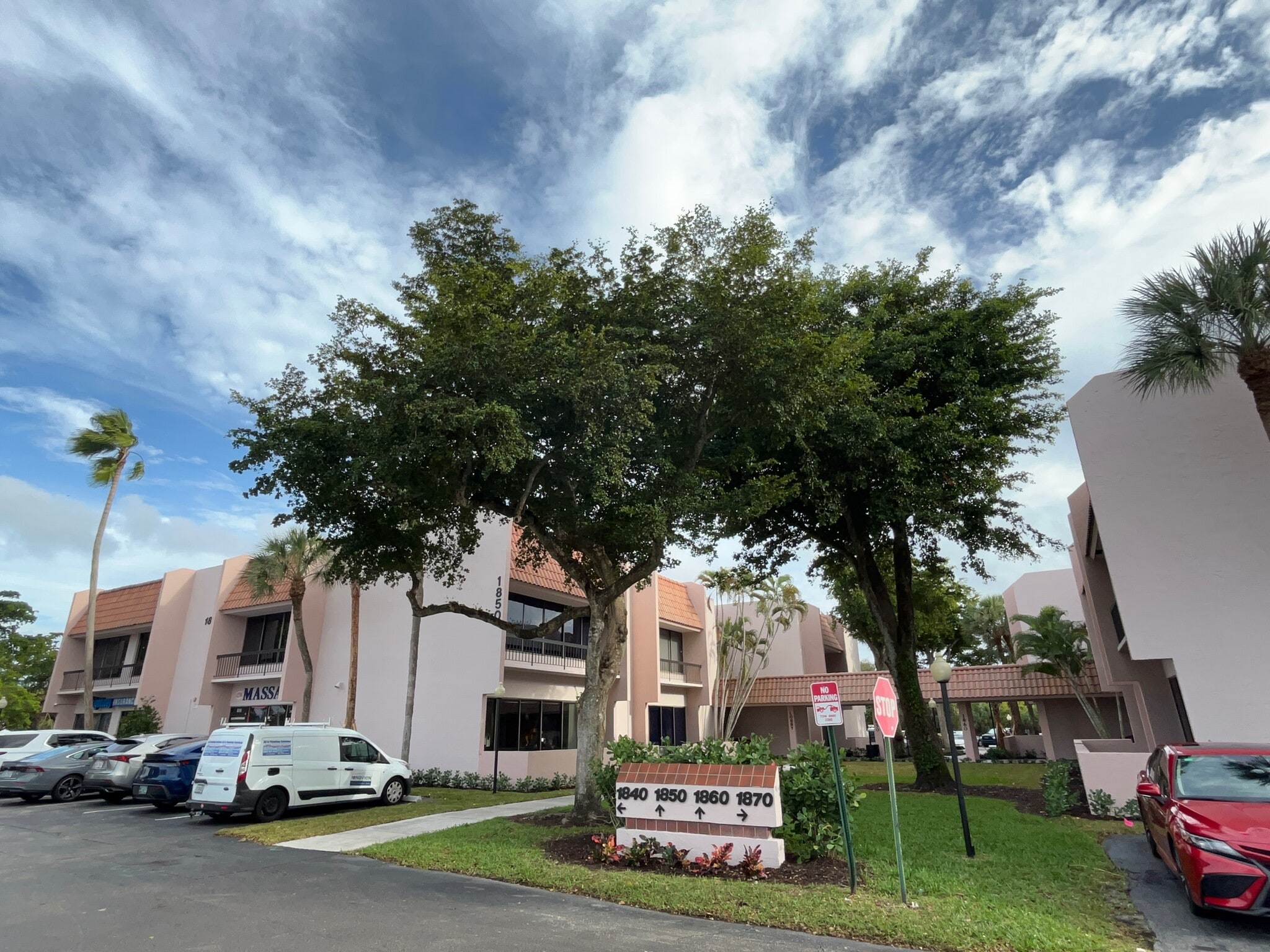 1860 Forest Hill Blvd, West Palm Beach, FL for Rent