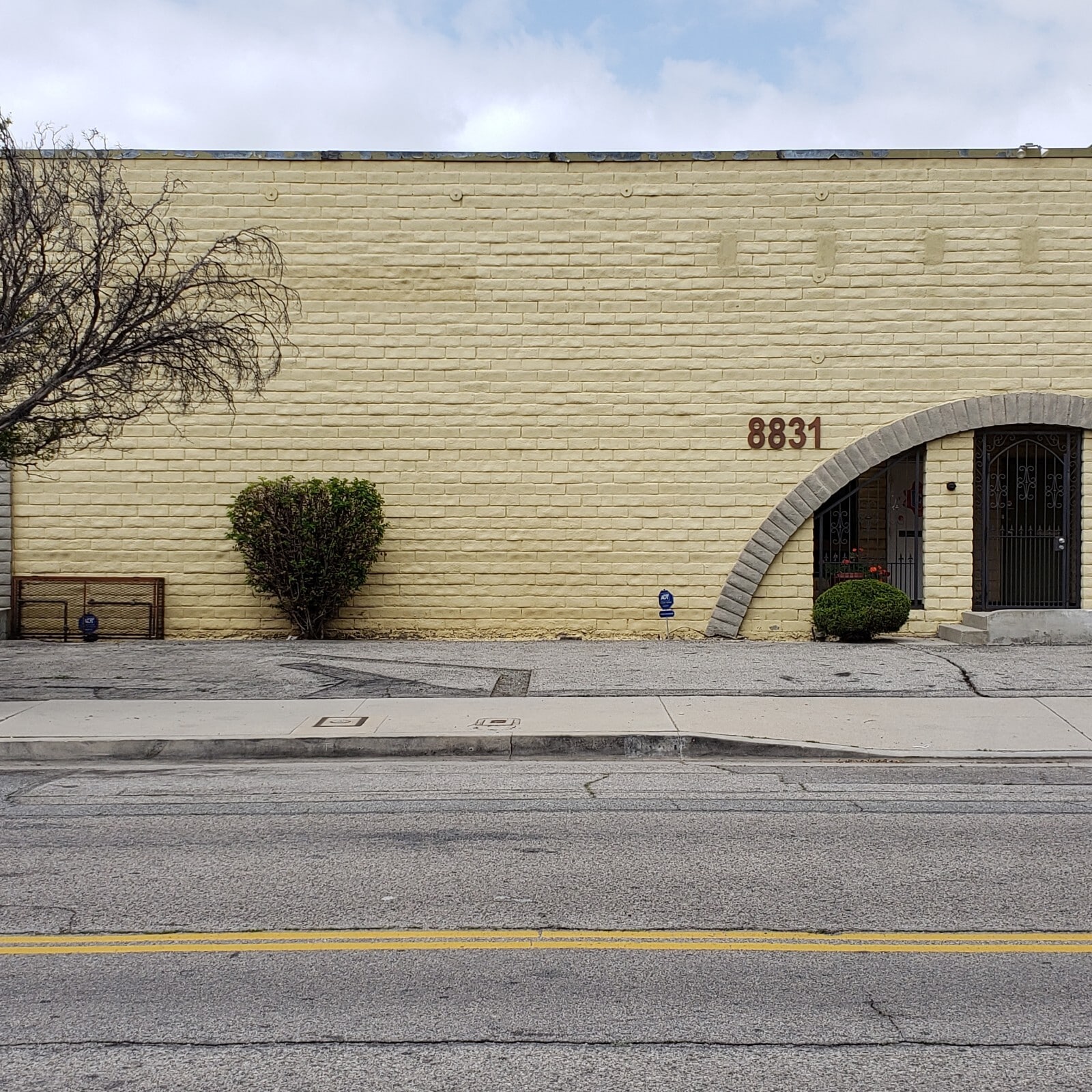 8831-8833 Shirley Ave, Northridge, CA for Rent