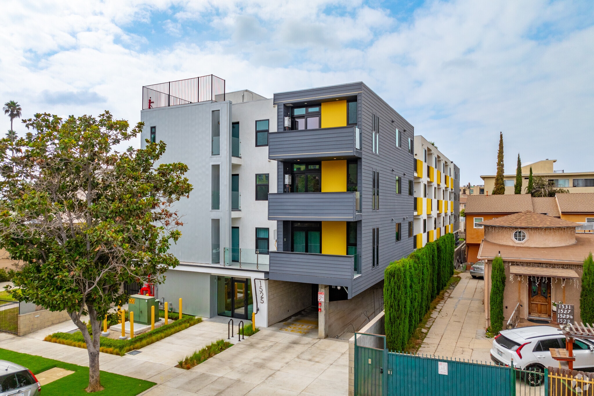 1525 N Hobart Blvd, Los Angeles, CA for Sale