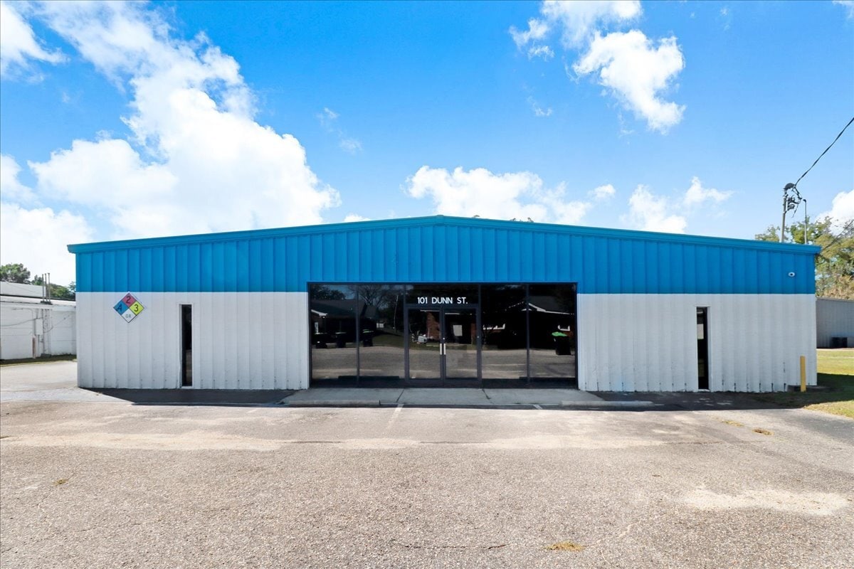 101 Dunn St, Four Oaks, NC for Sale