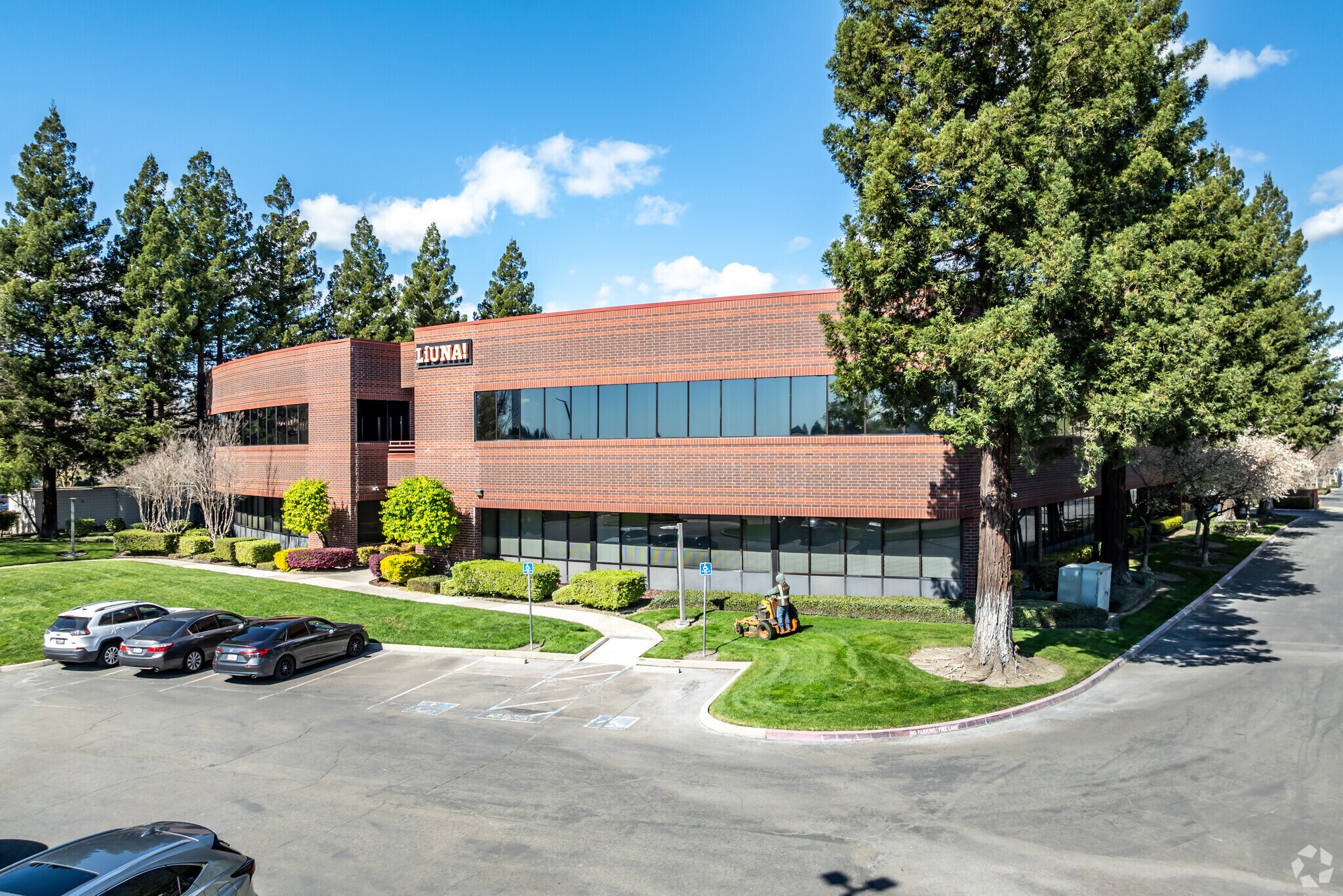 3775 N Freeway Blvd, Sacramento, CA for Rent