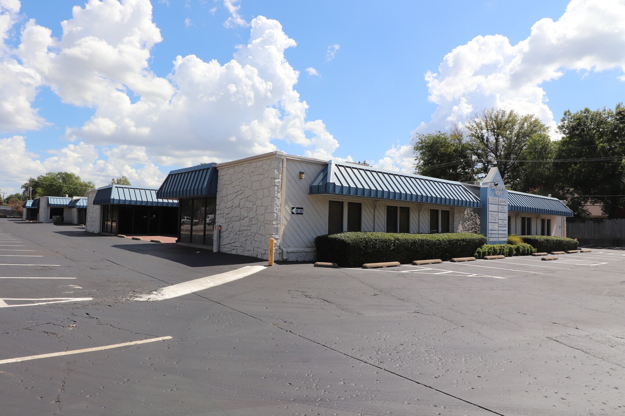 5401 S Sheridan Rd, Tulsa, OK for Rent