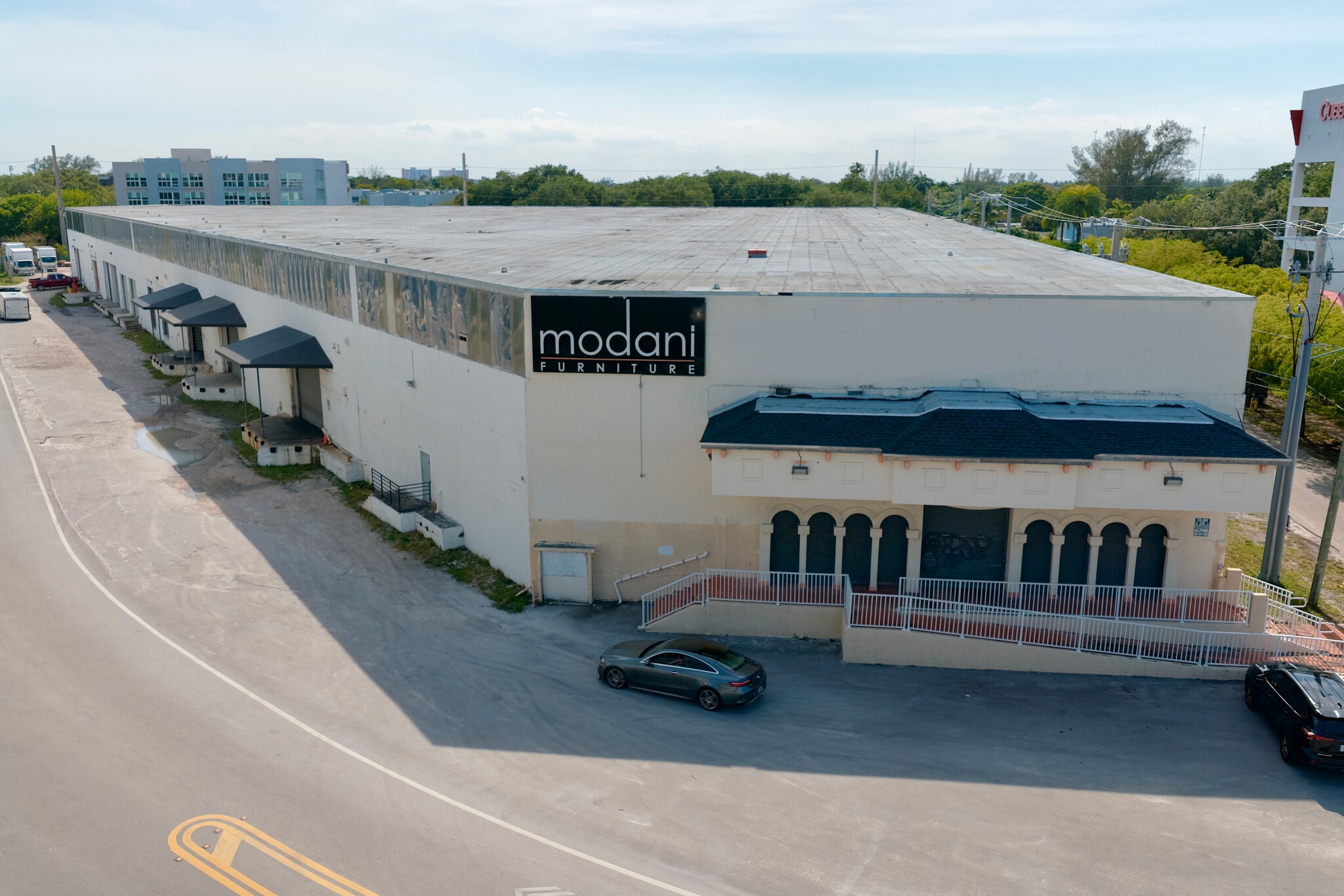 19400 W Dixie Hwy, Miami, FL for Rent