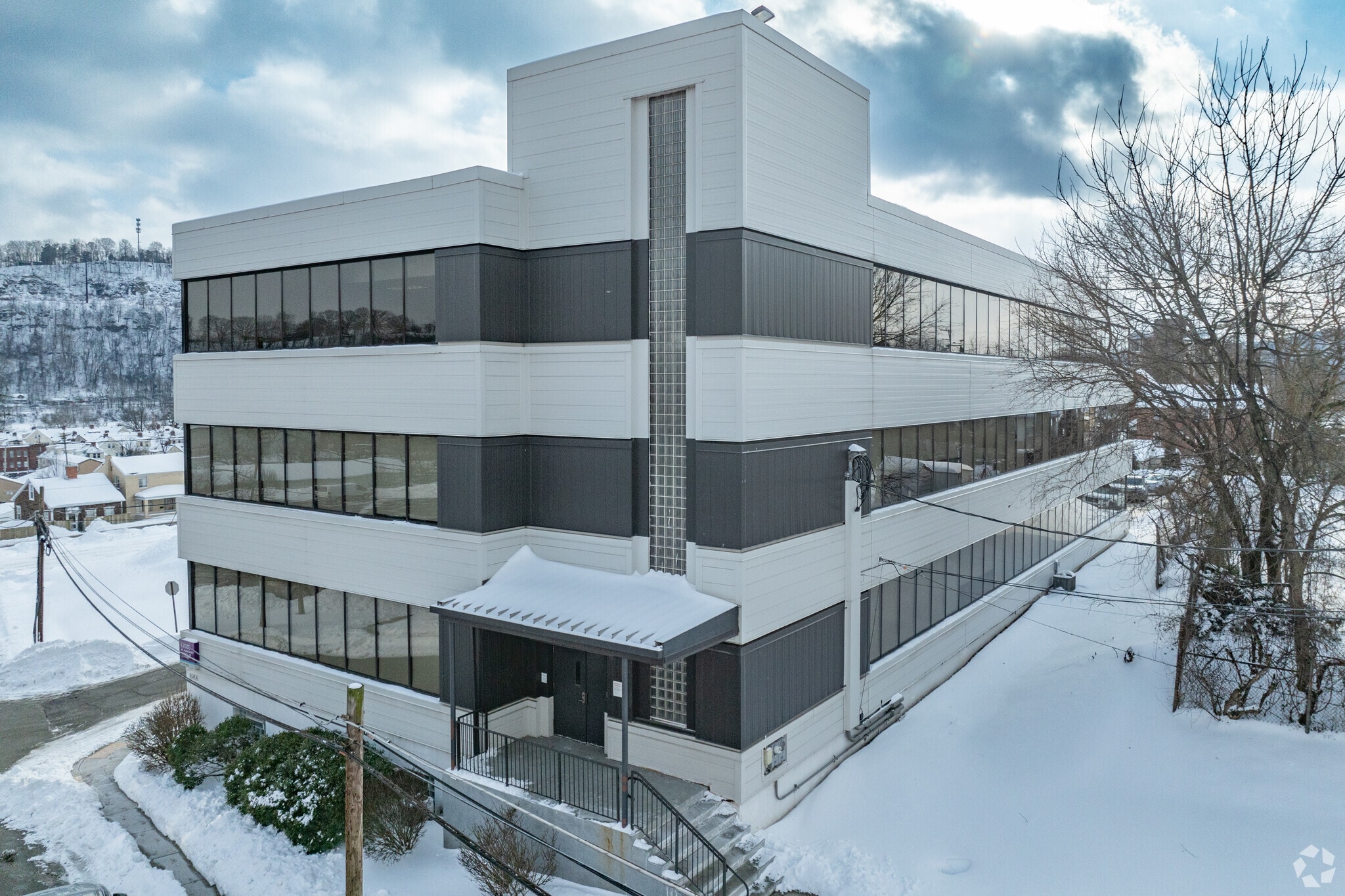 221 7th St, Pittsburgh, PA for Rent