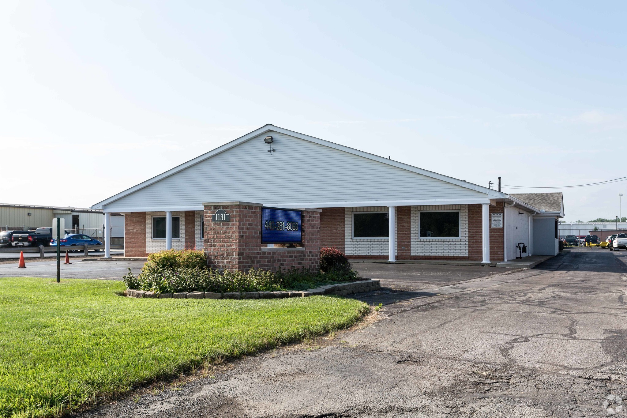 1131 E Broad St, Elyria, OH for Rent