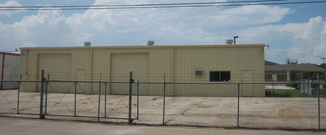 2407B S Houston Ave, Humble, TX for Rent