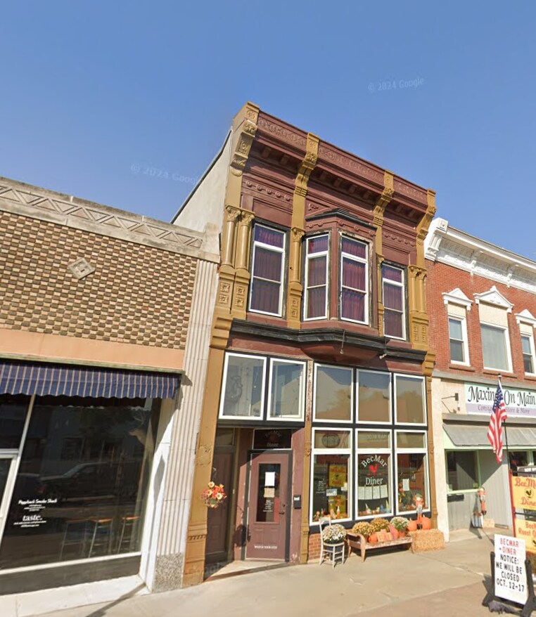 721-721 1/2 Main St, Osage, IA for Sale