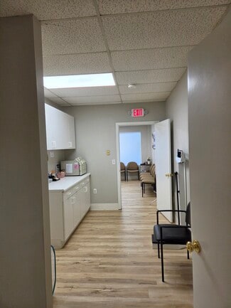 Smithfield, RI Office/Medical - 14 Cedar Swamp Rd