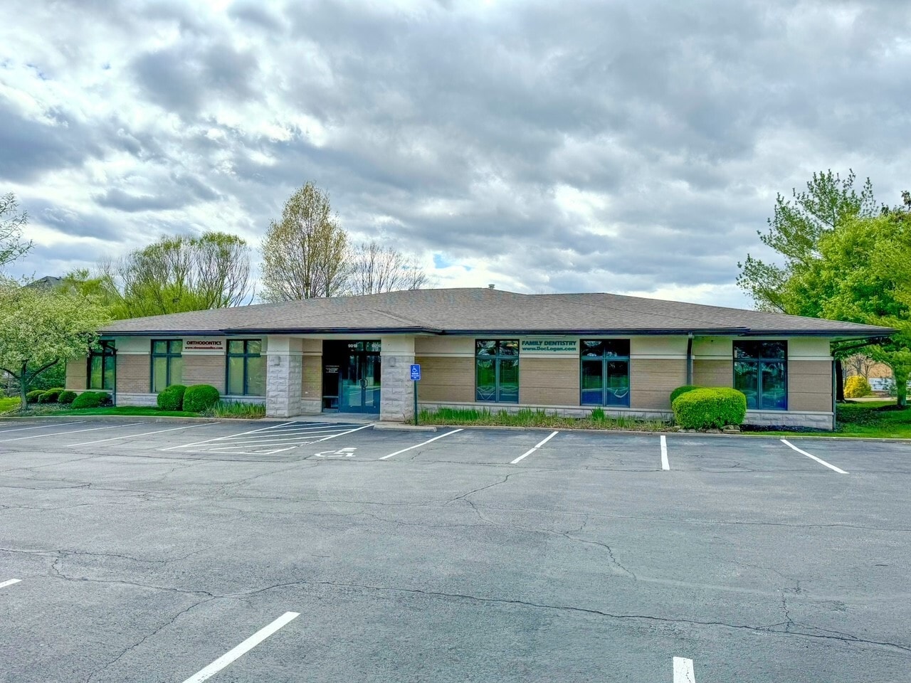 9016-9022 Phoenix Pky, O'Fallon, MO for Rent