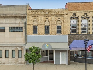 Reedsburg, WI Storefront Retail/Office - 223 E Main St