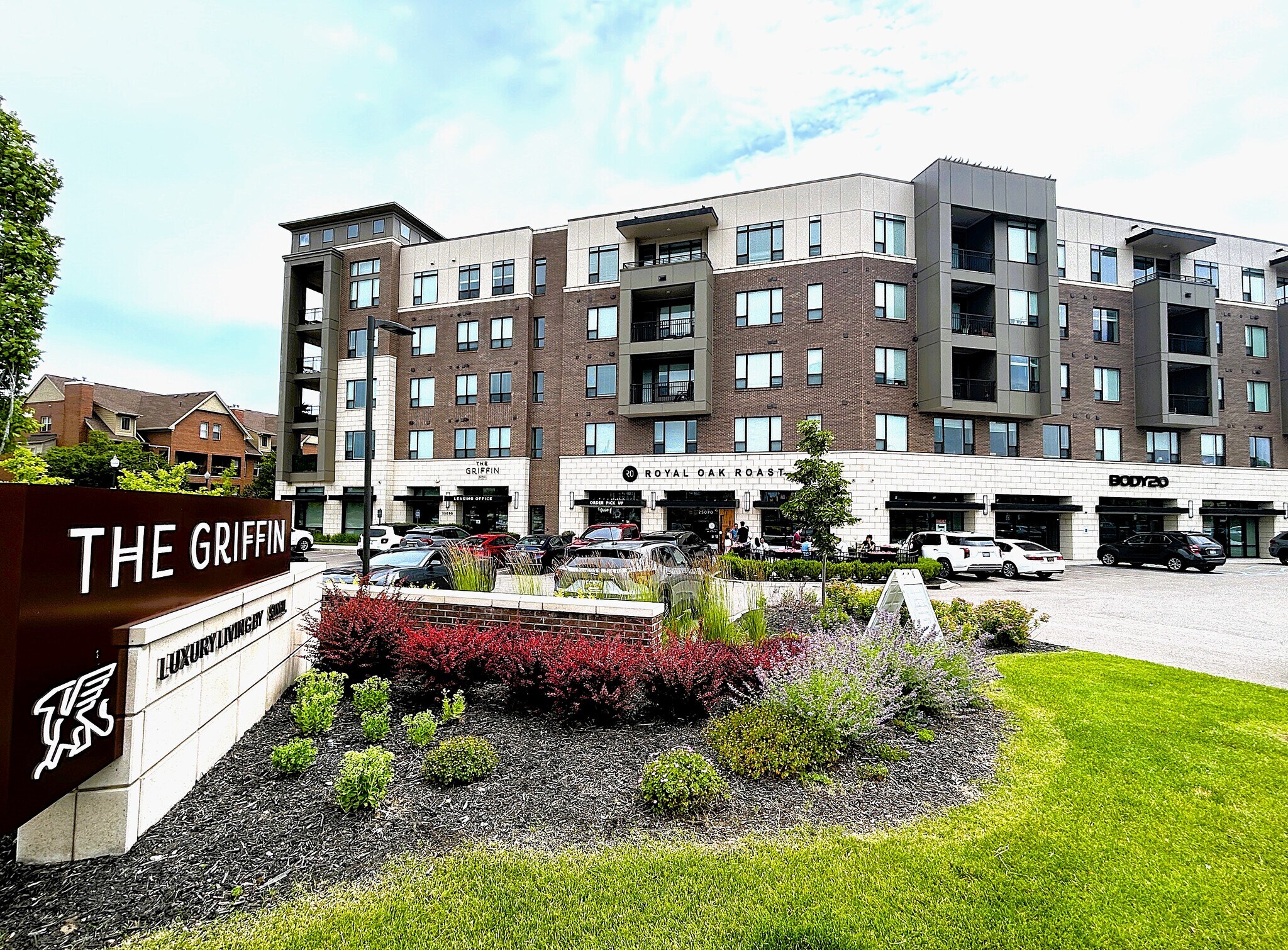 25090 Woodward Ave, Royal Oak, MI for Rent