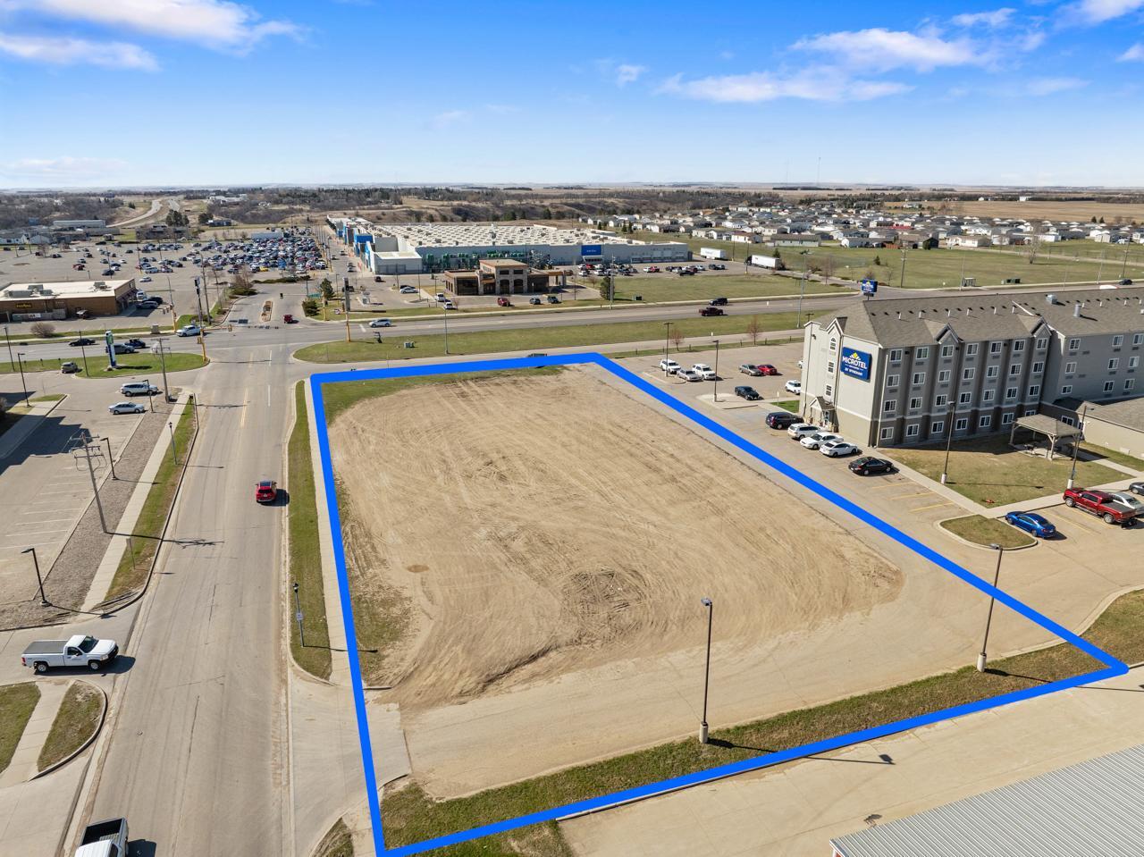 400 37th Ave SW ave, Minot, ND for Sale