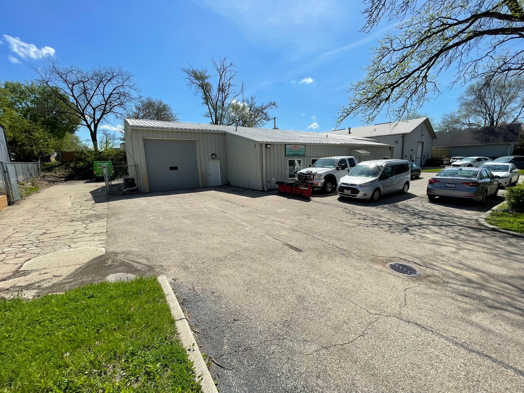 955 Grace St, Elgin, IL for Rent