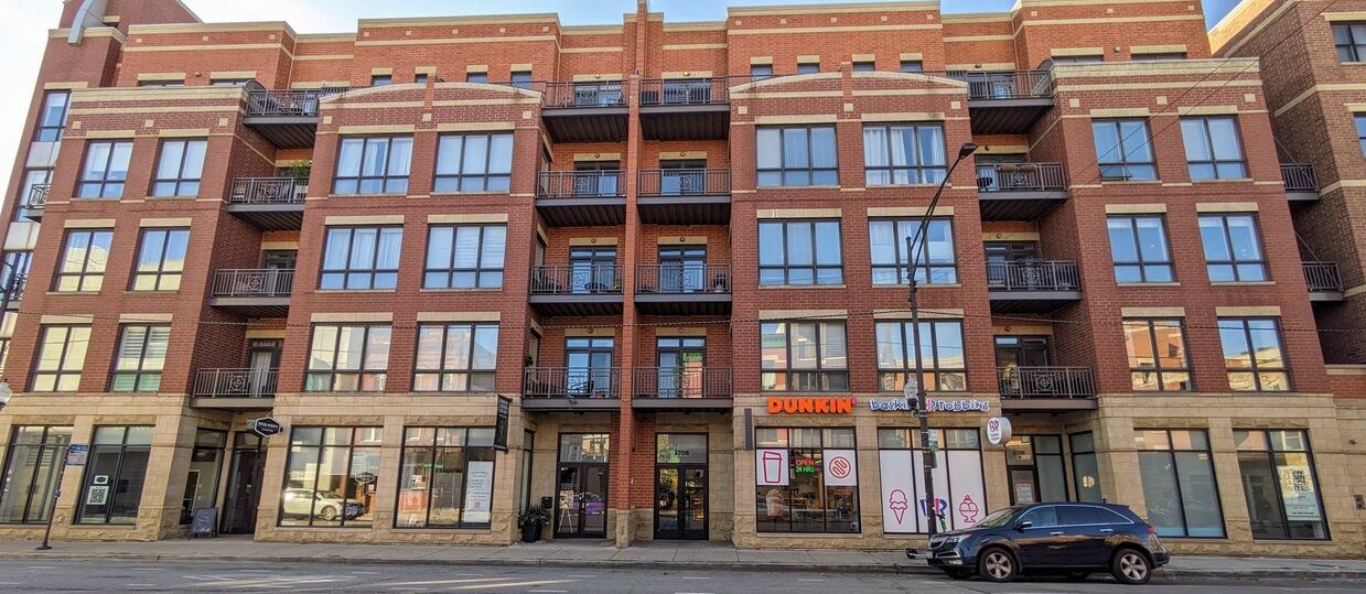 2706 N Halsted St, Chicago, IL for Rent