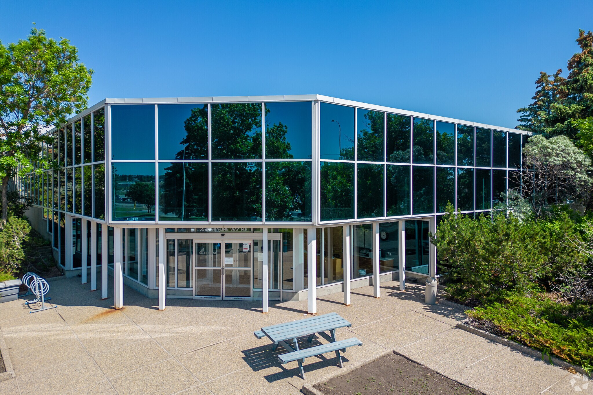 5550 Skyline Way NE, Calgary, AB for Sale