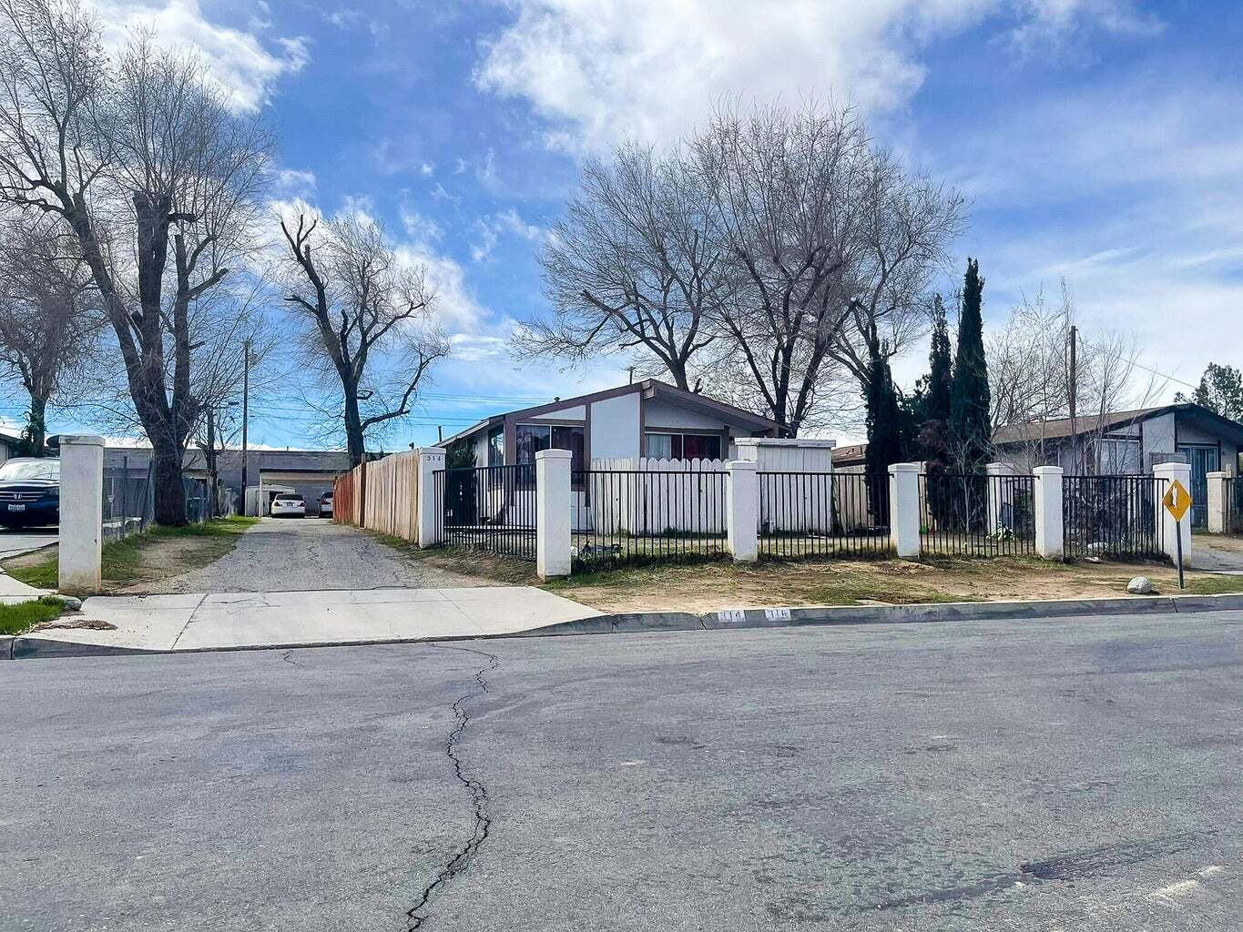 314-316 W Avenue J13, Lancaster, CA for Sale