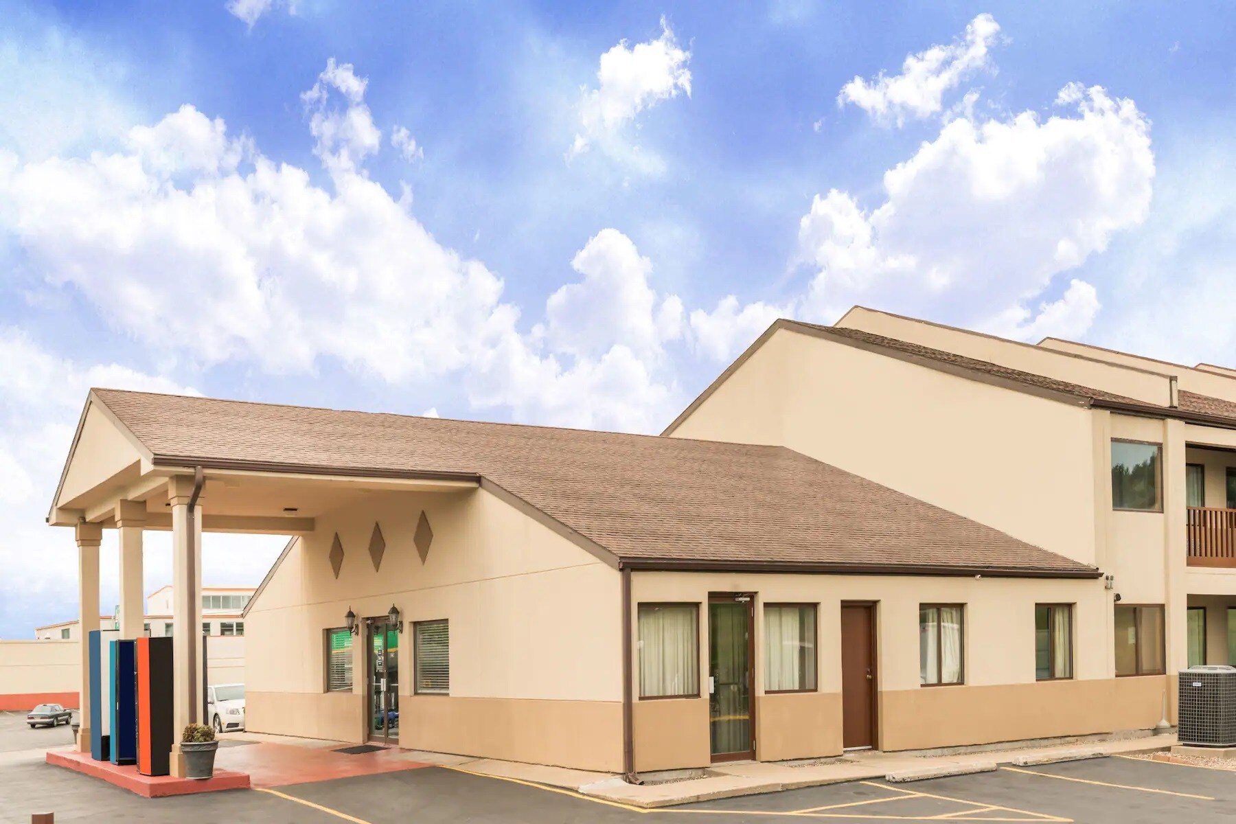 4070 Market St, Hannibal, MO for Sale