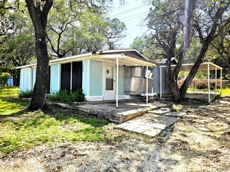 Lakehills, TX Storefront Retail/Office - 12064 Park Road 37