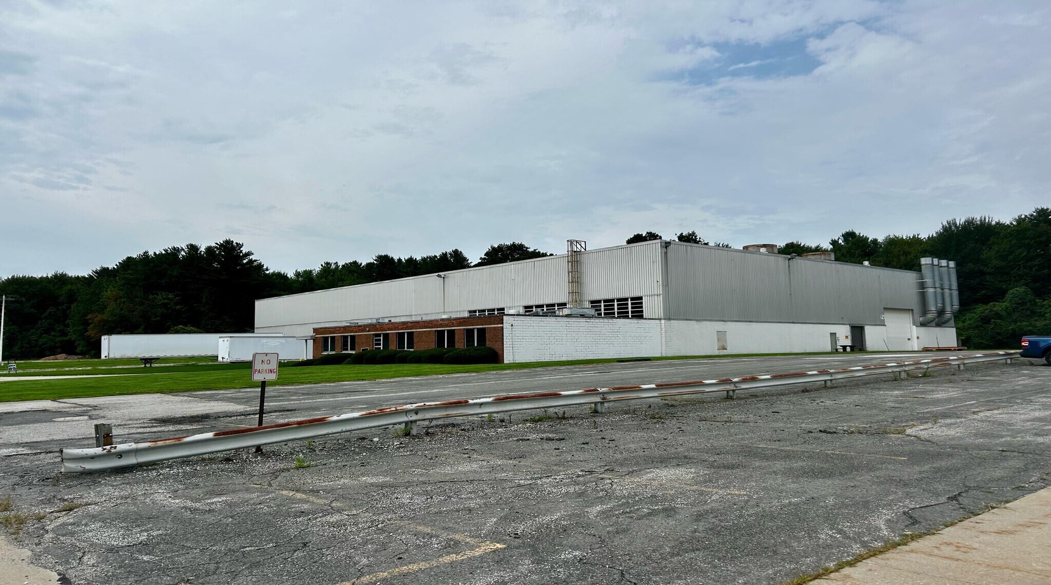 16492 Chillicothe Rd, Chagrin Falls, OH for Rent