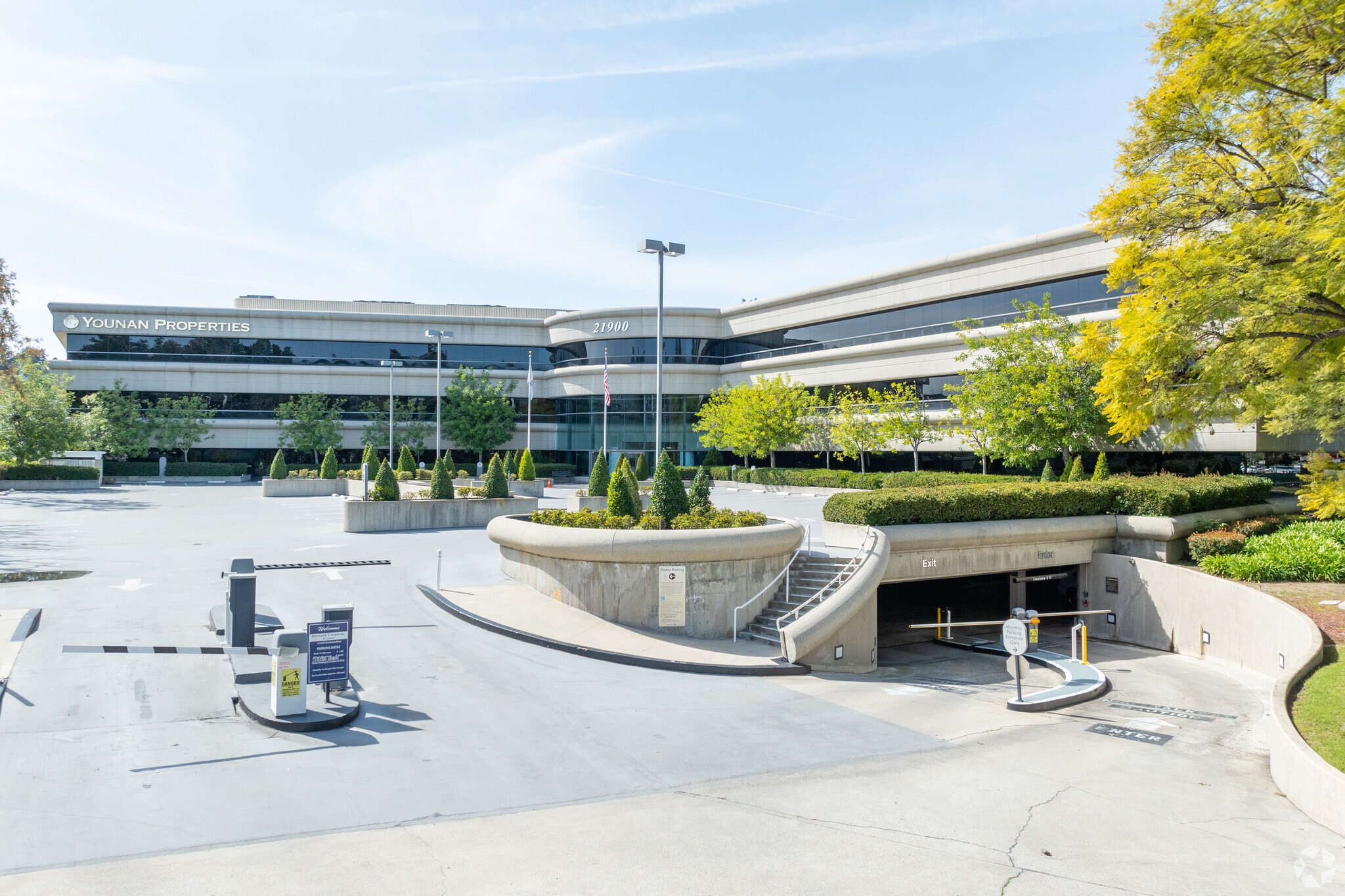 21900 Burbank, Woodland Hills, CA for Rent