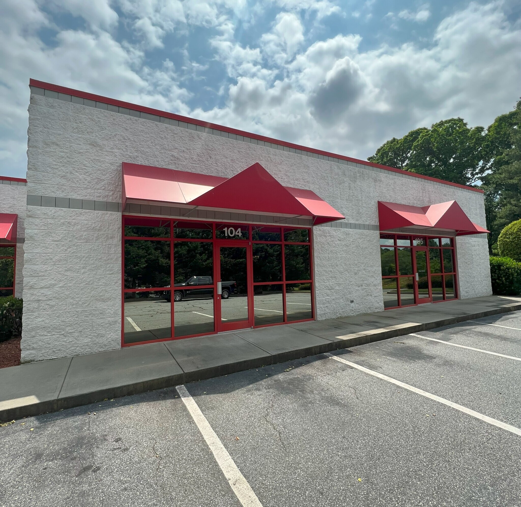 1311 Westbrook Plaza Dr, Winston-Salem, NC for Rent