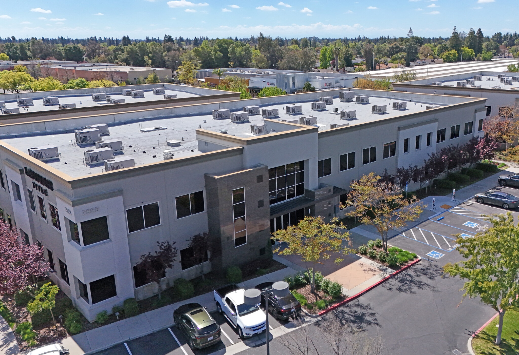 7555 N Palm Ave, Fresno, CA for Rent