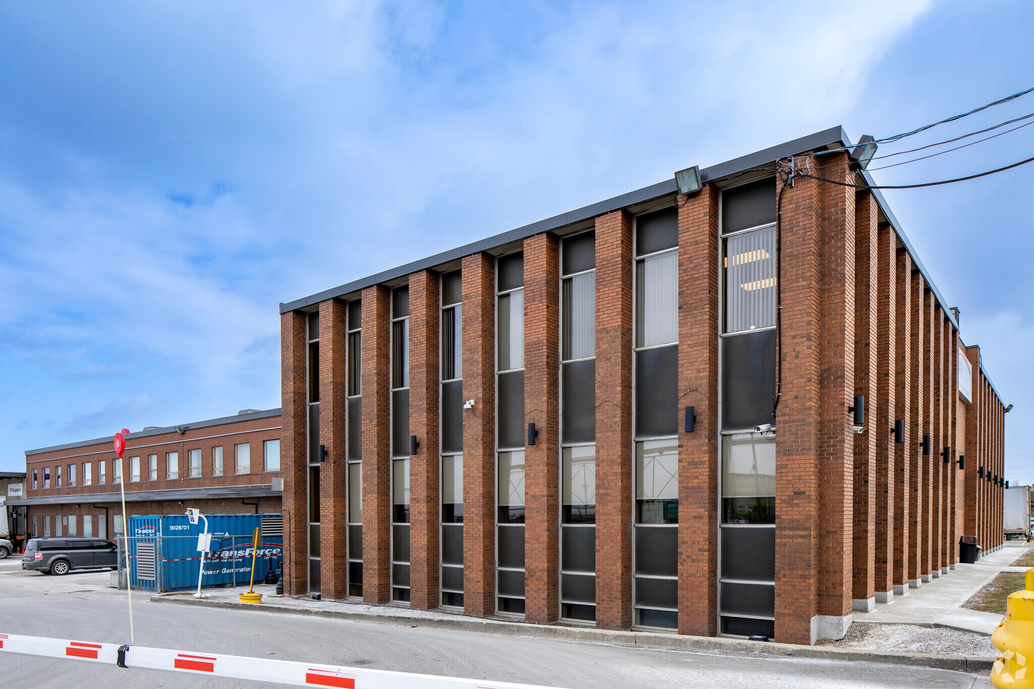 5425 Dixie Rd, Mississauga, ON for Rent