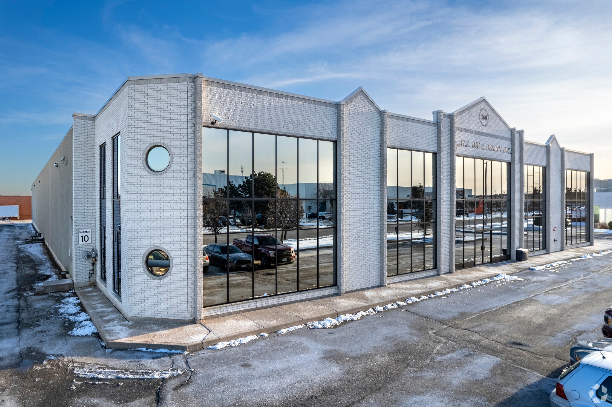 260 Superior Blvd, Mississauga, ON for Rent
