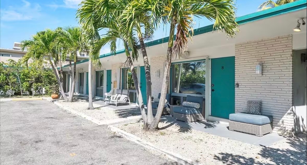 333 Palm St, Hollywood, FL for Sale